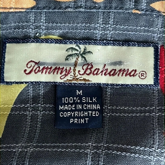 Tommy Bahama 100% Silk Floral Button Front Short Sleeve Shirt - Size Medium - Picture 4 of 8